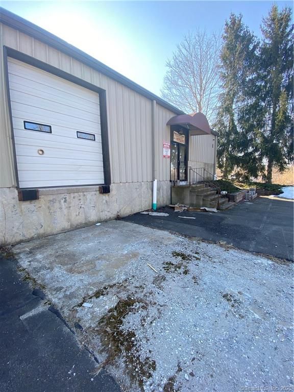 9 Moody Rd, Enfield, CT 06082